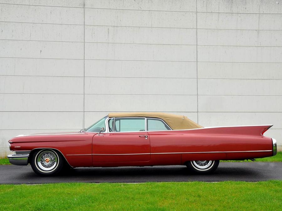  Cadillac Series 62 Convertible (6267F) 1960 года  (фото 10 из 23)